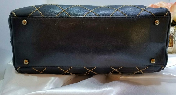 ⚠️SOLD⚠️ Chanel Wild Stitch Bowler - Picture 4 of 8